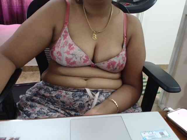 ShruthiIndian56 webcam