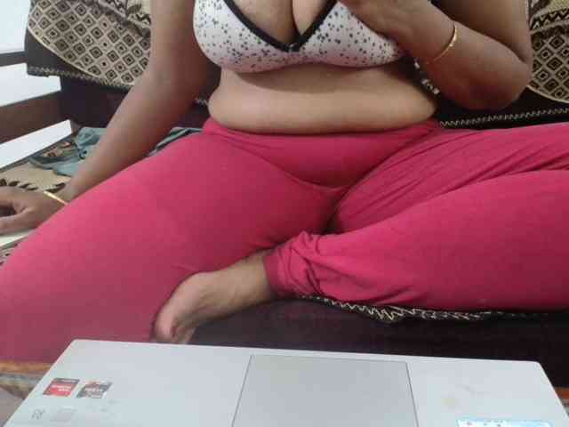 ShruthiIndian56 webcam