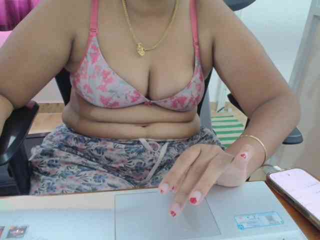 ShruthiIndian56 webcam