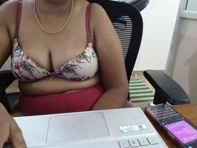 ShruthiIndian56 webcam