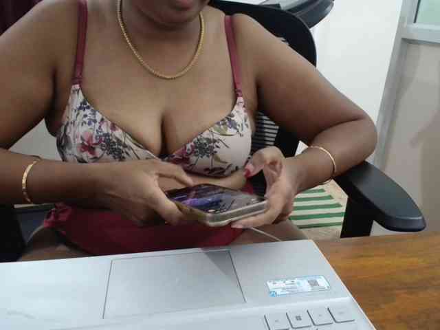 ShruthiIndian56 webcam