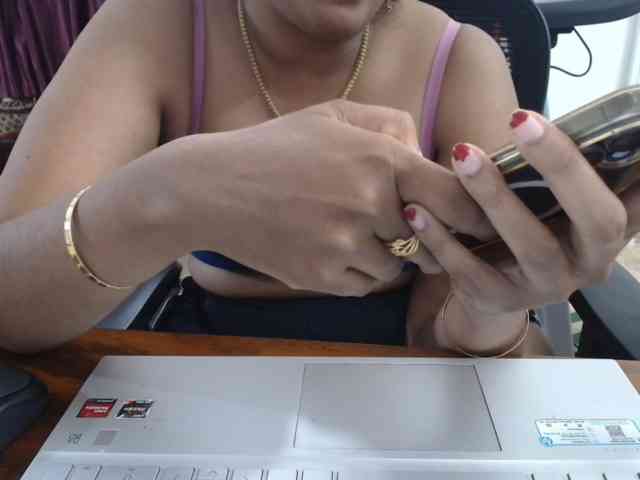 ShruthiIndian56 webcam