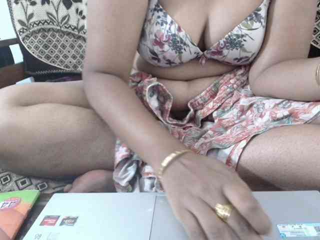 ShruthiIndian56 webcam
