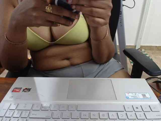 ShruthiIndian56 webcam