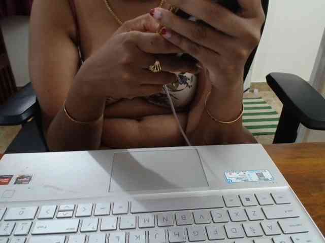 ShruthiIndian56 webcam