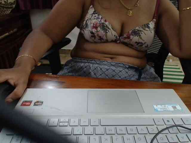 ShruthiIndian56 webcam