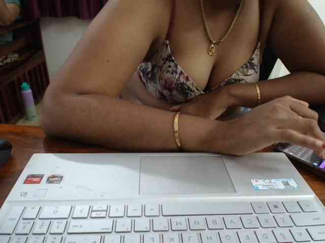 ShruthiIndian56 webcam