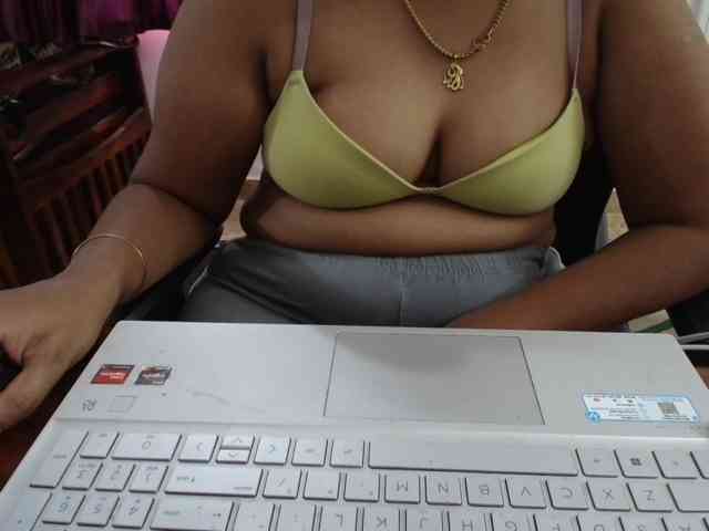 ShruthiIndian56 webcam