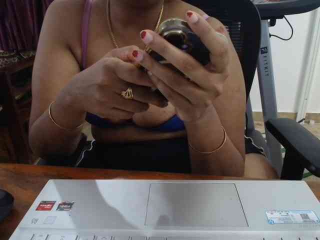 ShruthiIndian56 webcam