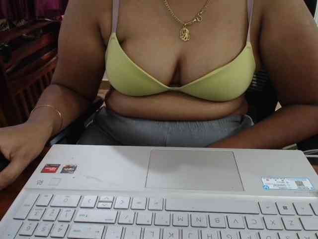 ShruthiIndian56 webcam