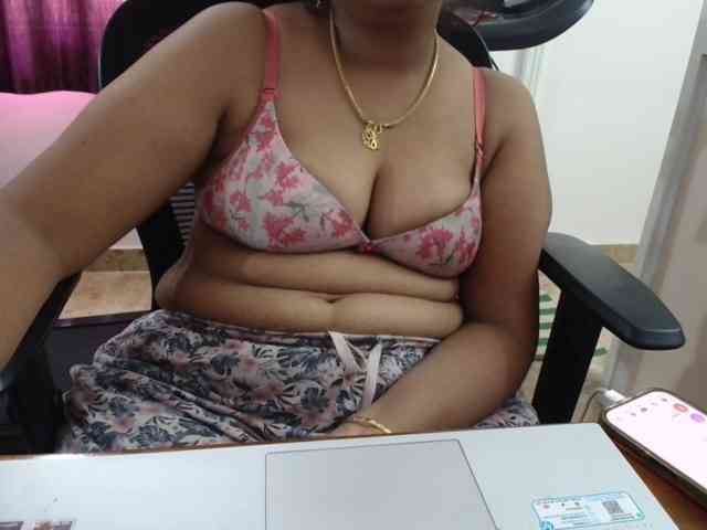 ShruthiIndian56 webcam
