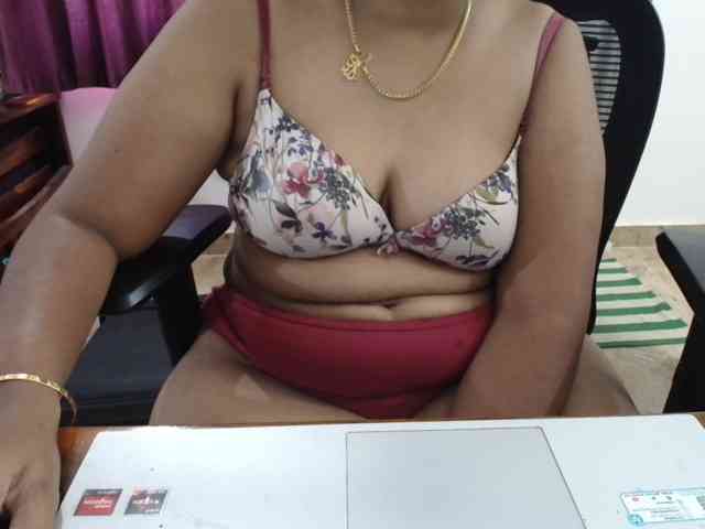 ShruthiIndian56 webcam