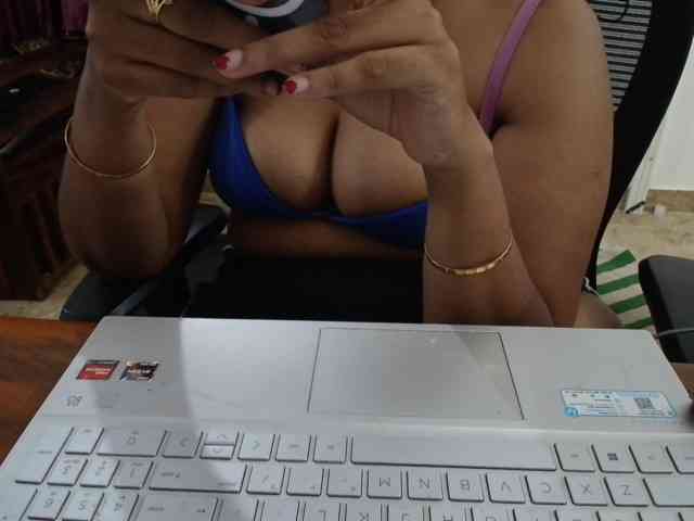 ShruthiIndian56 webcam