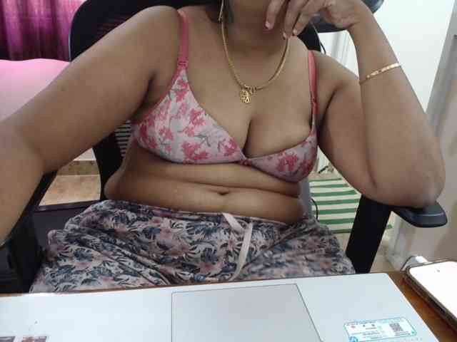 ShruthiIndian56 webcam