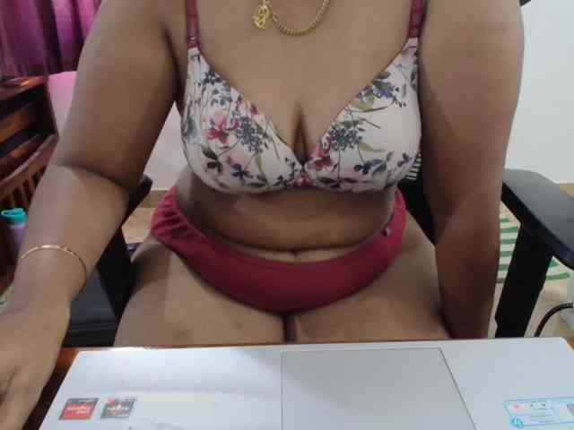 ShruthiIndian56 webcam