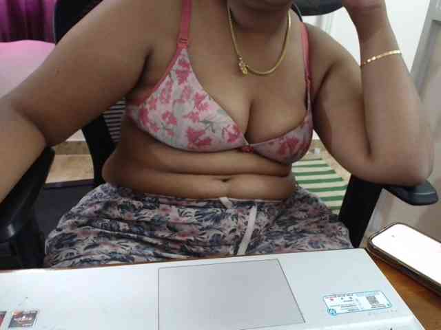 ShruthiIndian56 webcam
