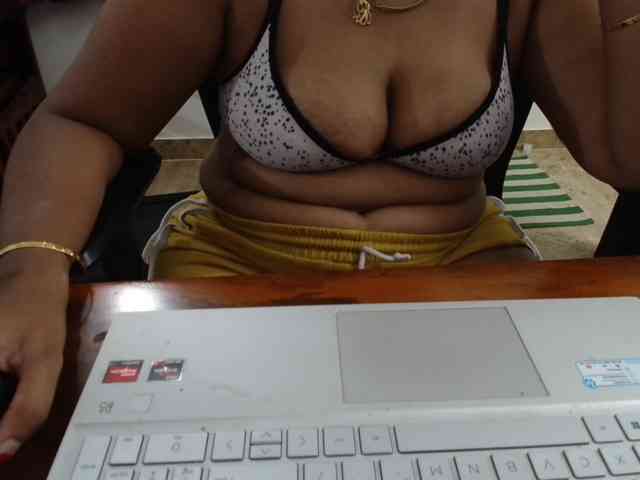 ShruthiIndian56 webcam