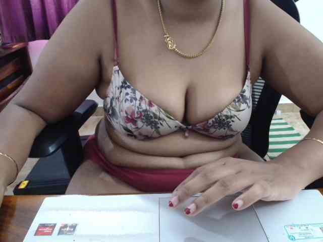 ShruthiIndian56 webcam