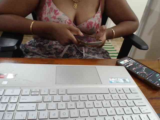 ShruthiIndian56 webcam