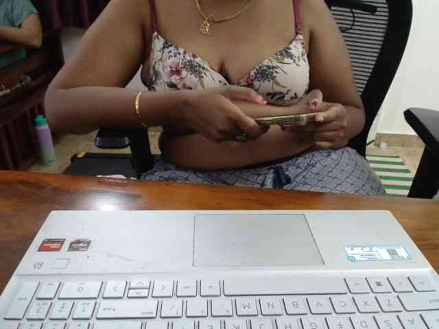 ShruthiIndian56 webcam