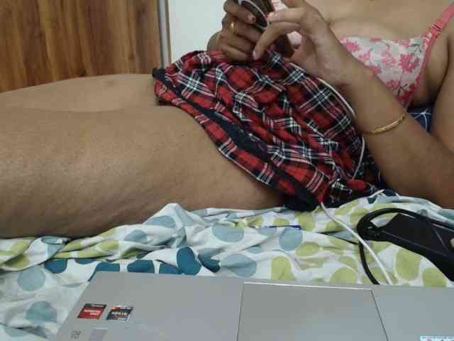 ShruthiIndian56 webcam