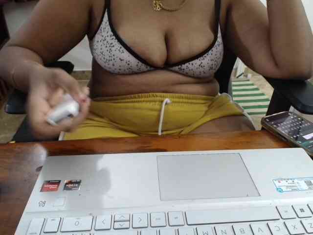 ShruthiIndian56 webcam