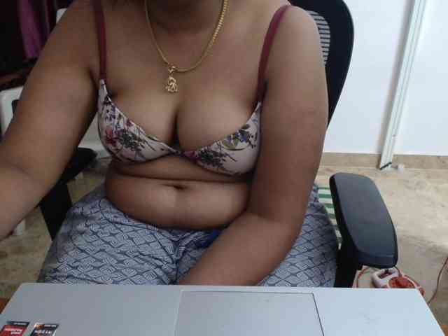 ShruthiIndian56 webcam