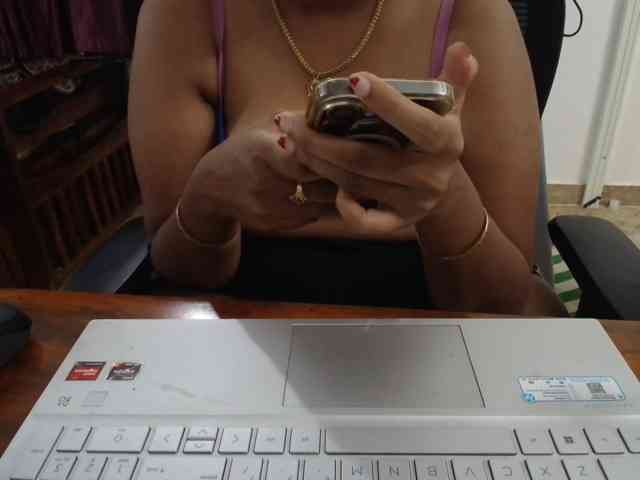 ShruthiIndian56 webcam