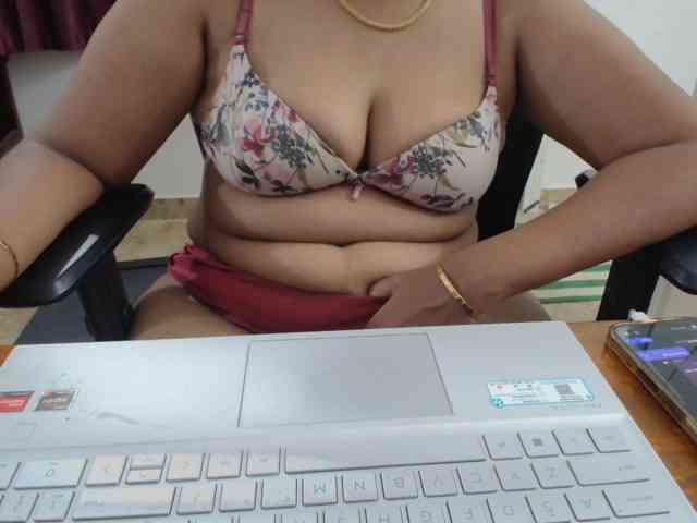 ShruthiIndian56 webcam