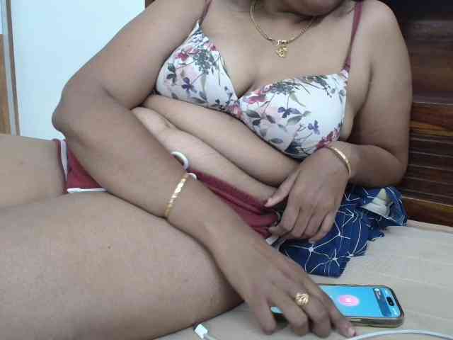 ShruthiIndian56 webcam