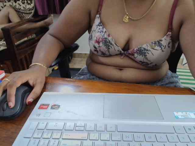 ShruthiIndian56 webcam