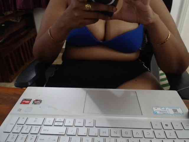 ShruthiIndian56 webcam