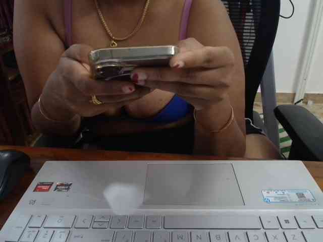 ShruthiIndian56 webcam