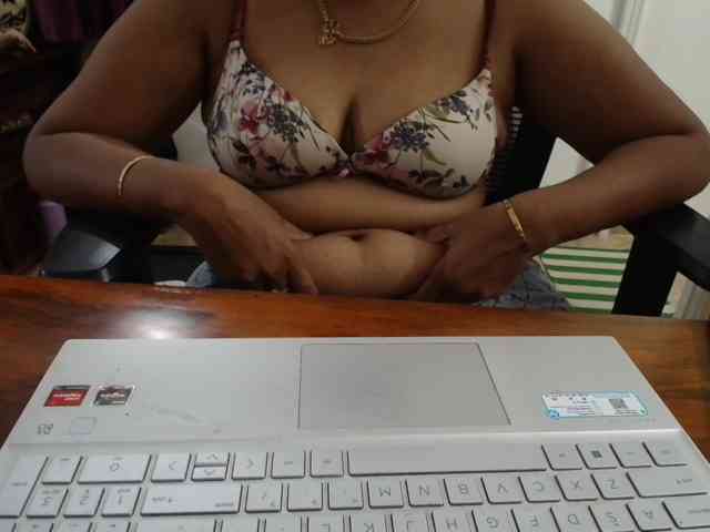 ShruthiIndian56 webcam