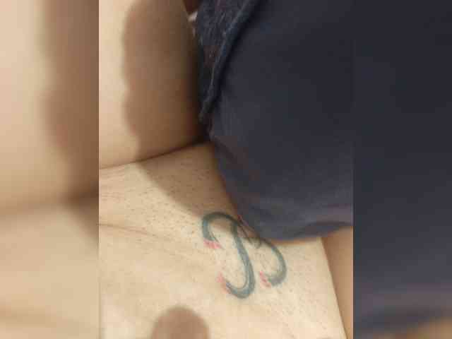 Camilla2828 webcam