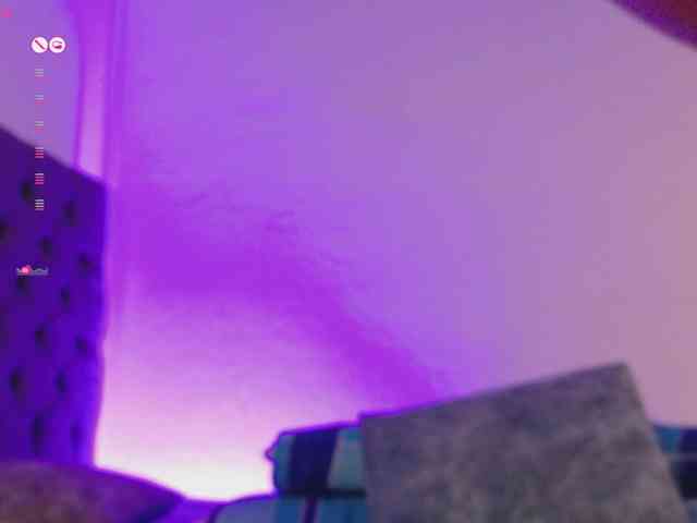 AimiCastanon webcam