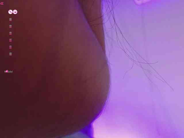 AimiCastanon webcam
