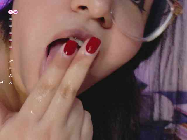 AimiCastanon webcam