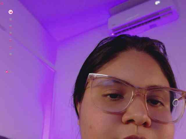 AimiCastanon webcam