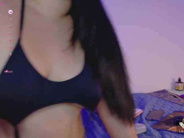 AimiCastanon webcam