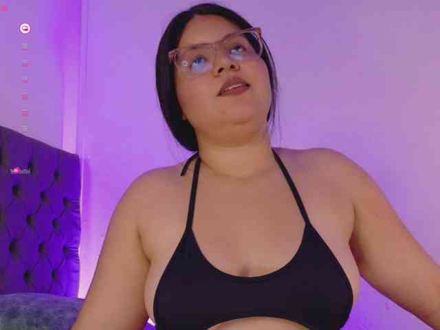 AimiCastanon webcam