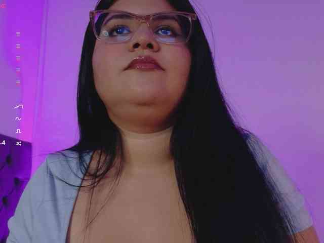 AimiCastanon webcam