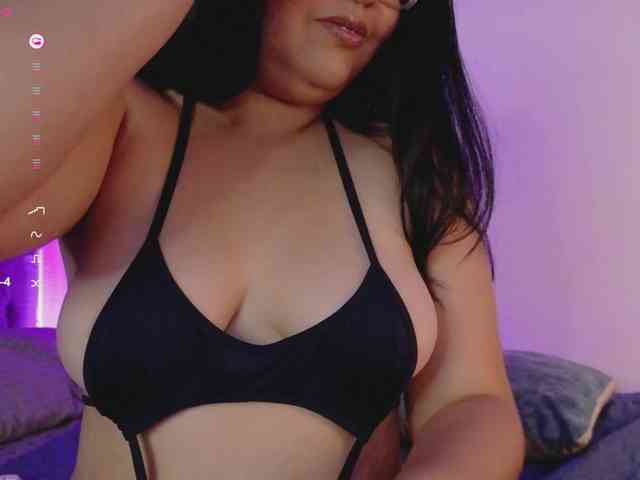 AimiCastanon webcam