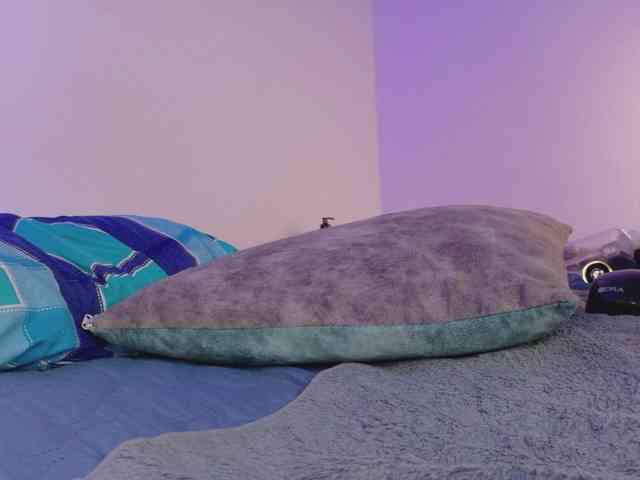 AimiCastanon webcam
