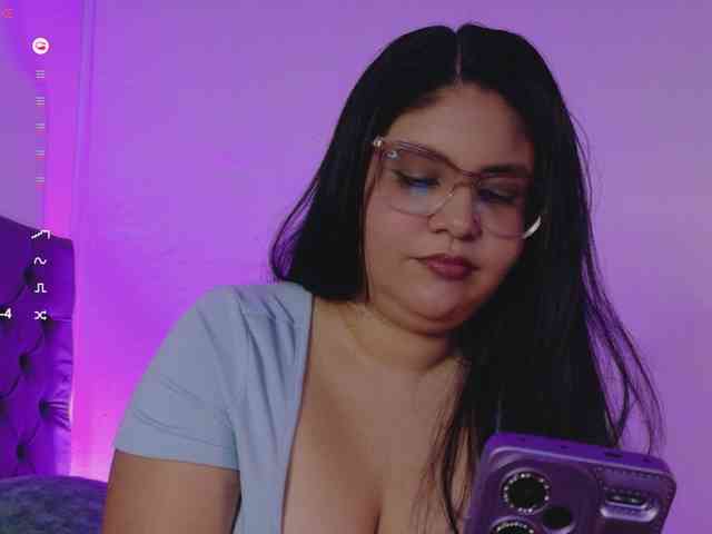 AimiCastanon webcam