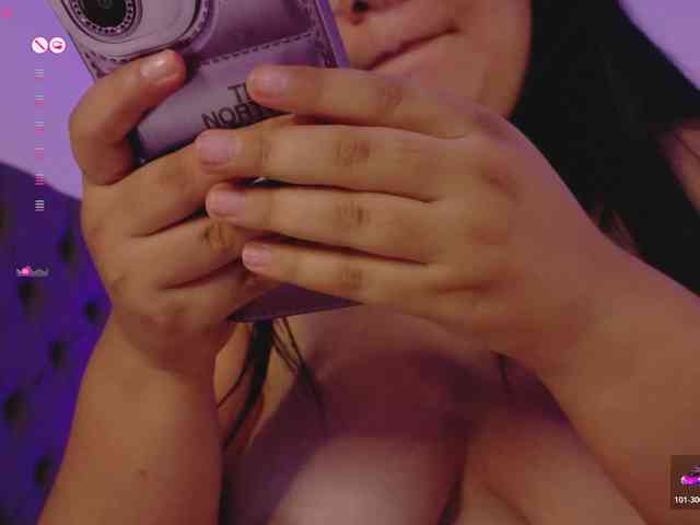 AimiCastanon webcam