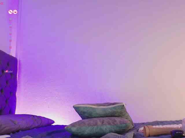AimiCastanon webcam