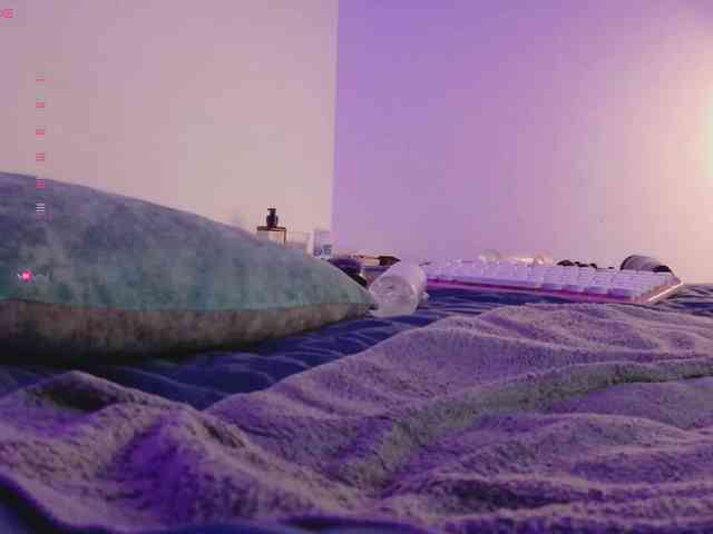 AimiCastanon webcam
