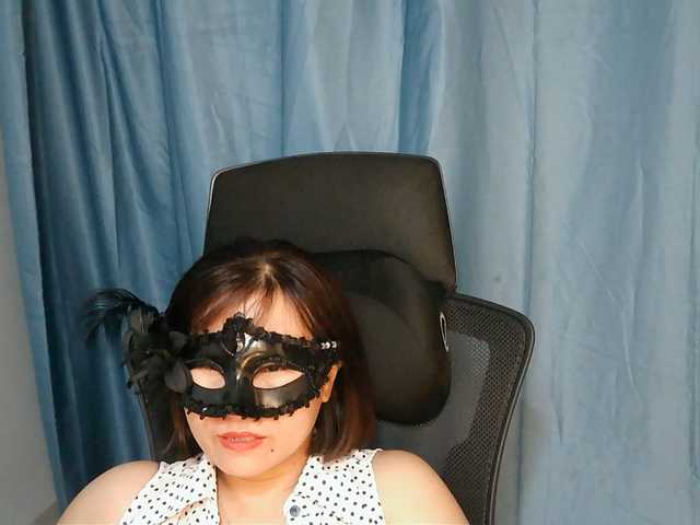 girl30slutty live cam on BongaCams