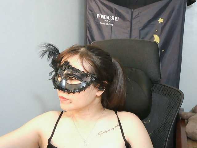 girl30slutty live cam on BongaCams